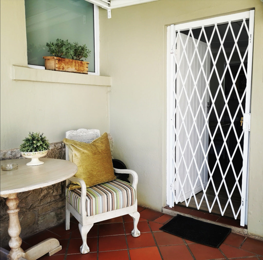 Xpanda Saftidor K Expandable Security Grille, 2400mm x 2500mm, black